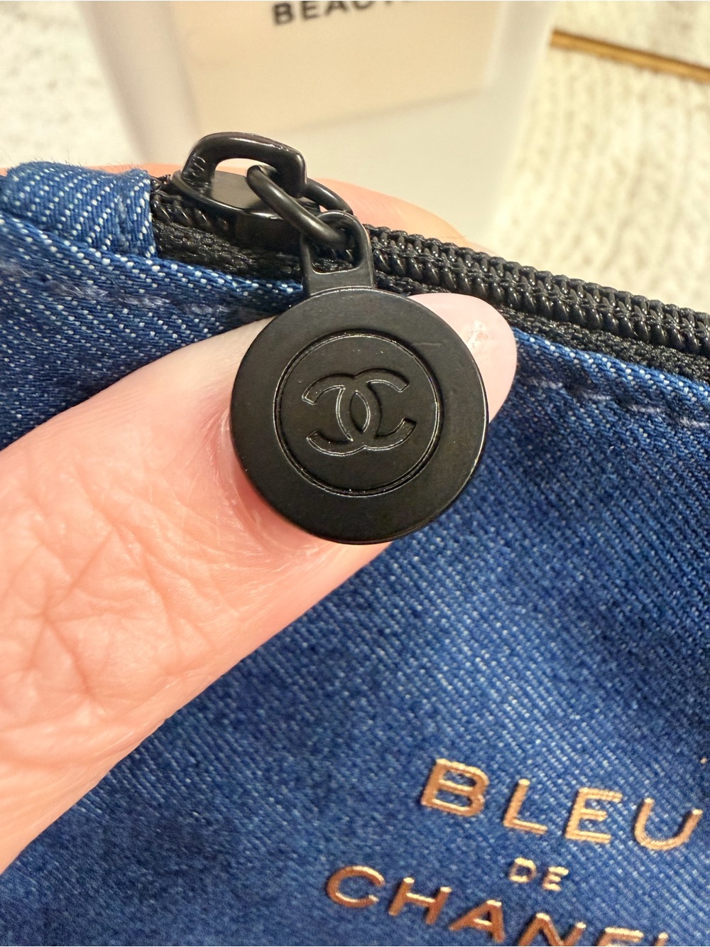 CHANEL Bleu De Chanel Denim Cosmetic Pouch & EDP Mini Gift Set New - Picture 7 of 10